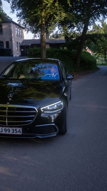 Why choose a private airport transfer service in Denmark over taxis?