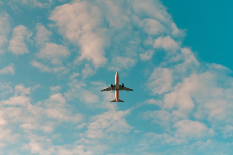 The art of navigating the skies: Discovering the best flight tracker apps